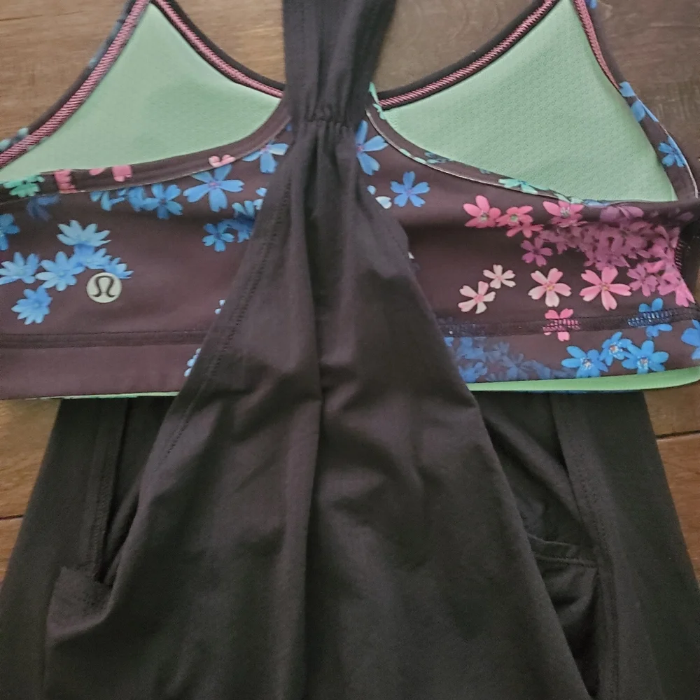 Lululemon athletica tank size 4 with build in bra in black - Picture 2 of 3